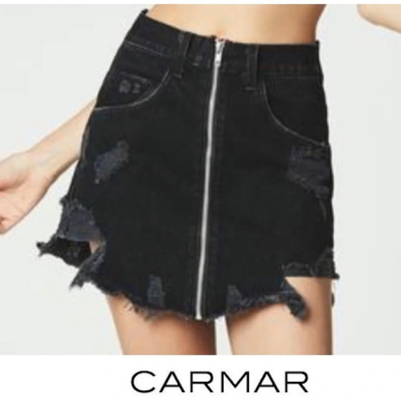CARMAR BEATRICE Zip Front Black Denim Mini Skirt Distressed Raw hem Size 24 - Picture 1 of 11